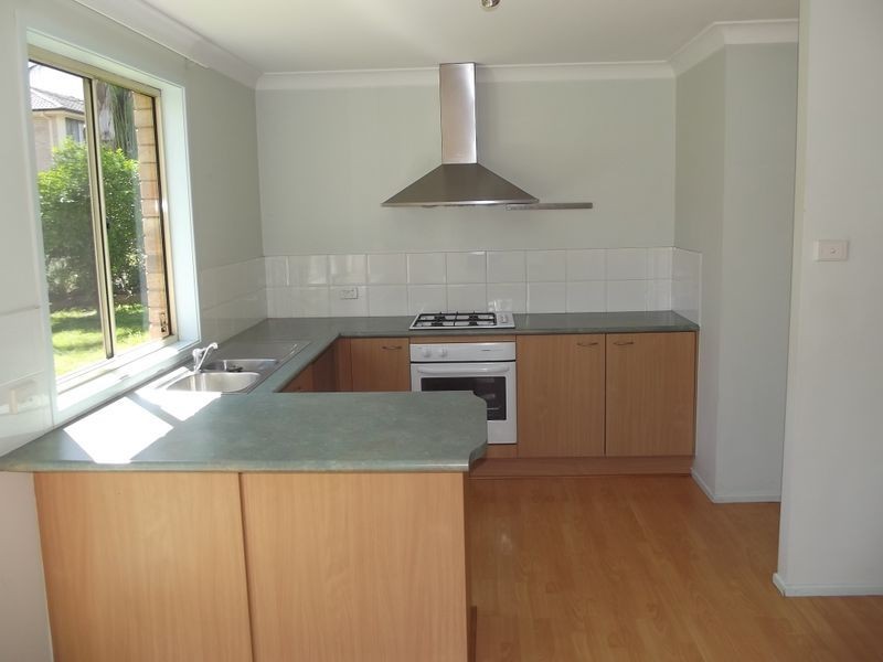 8 Dahlia Pl, Prestons NSW 2170