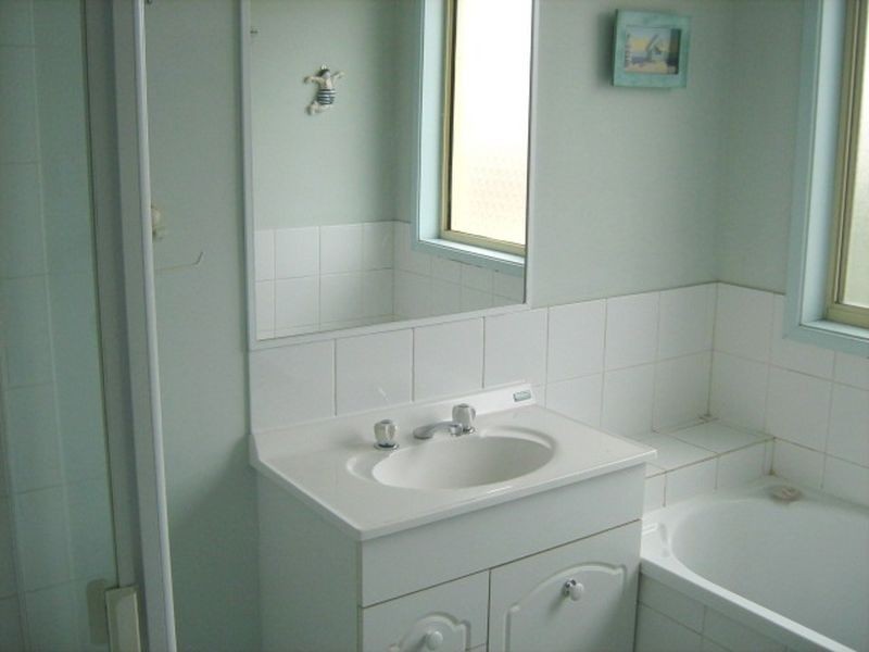 8 Dahlia Pl, Prestons NSW 2170