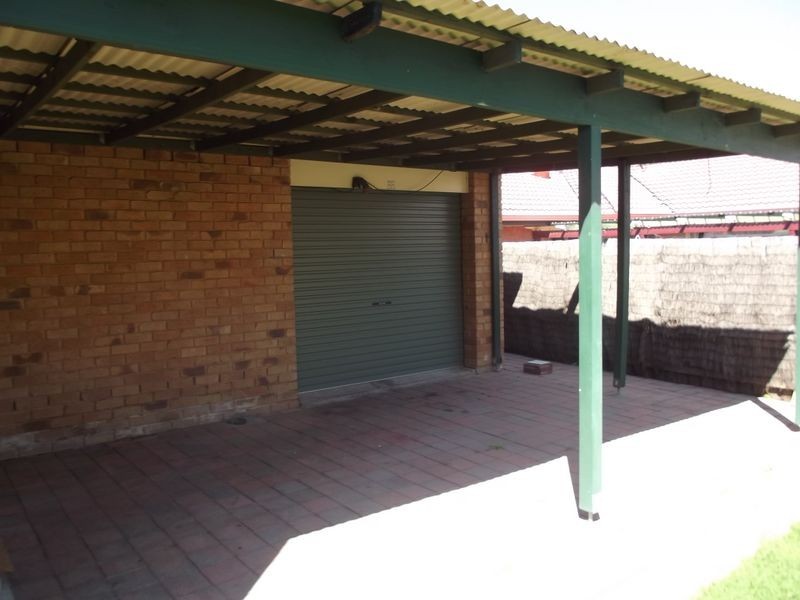 8 Dahlia Pl, Prestons NSW 2170