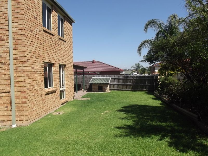 8 Dahlia Pl, Prestons NSW 2170