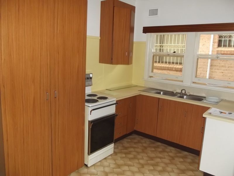 3 Blackwood Ave, Casula NSW 2170