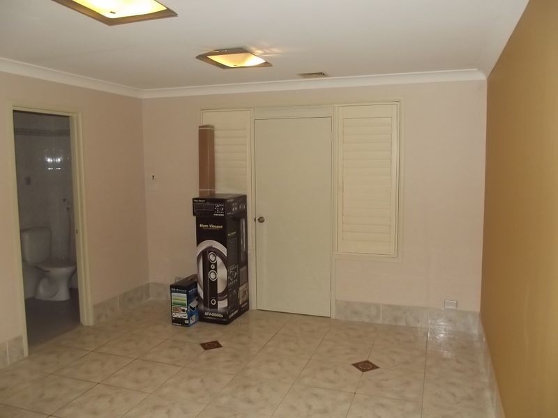 30A Kendall Dr, Casula NSW 2170