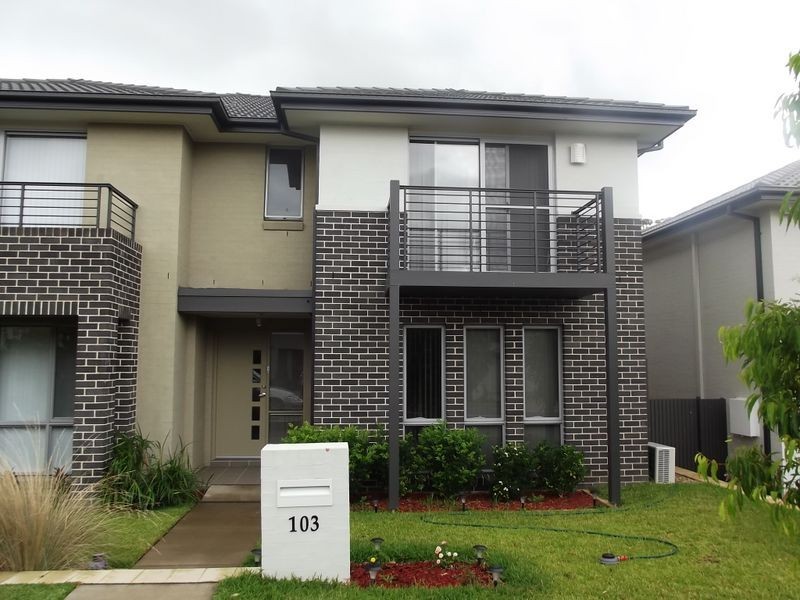 103 Atlantic Bvd, Glenfield NSW 2167