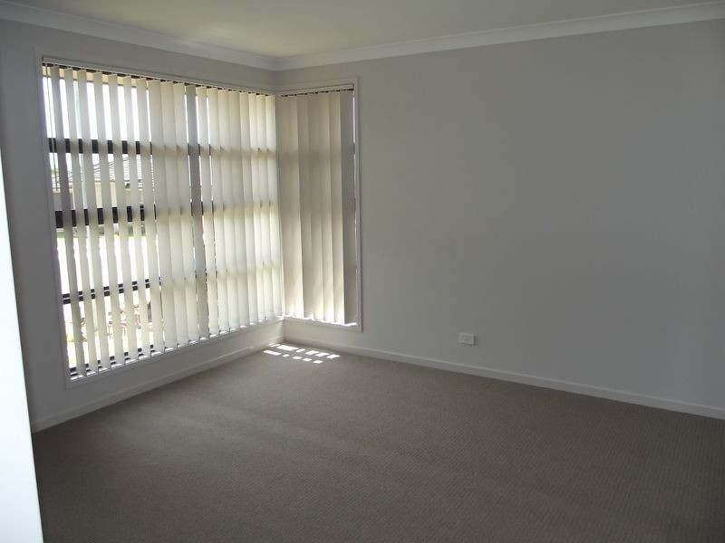 10 Gallina Drive, Spring Farm NSW 2570