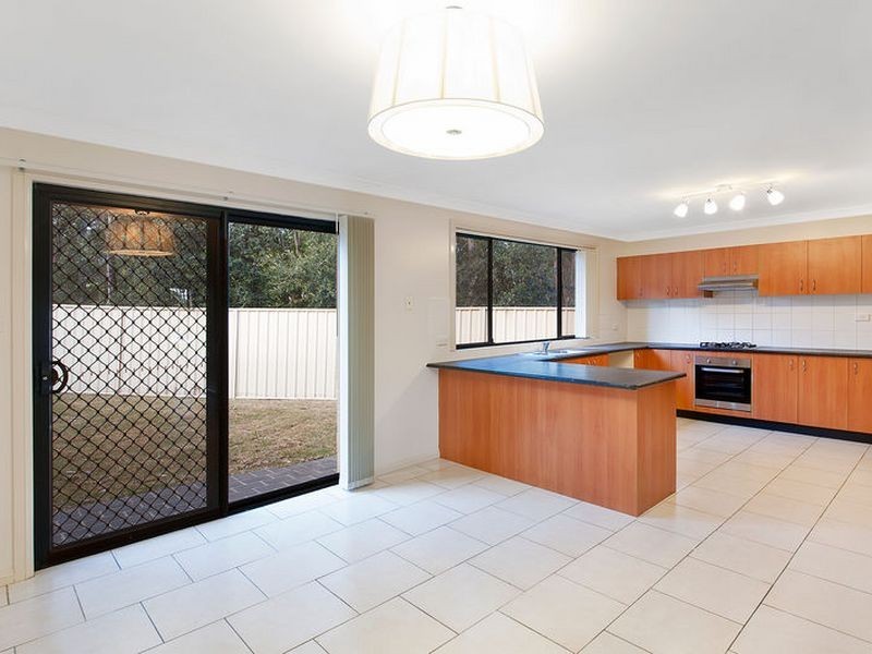 8 Melba Pl, Casula NSW 2170