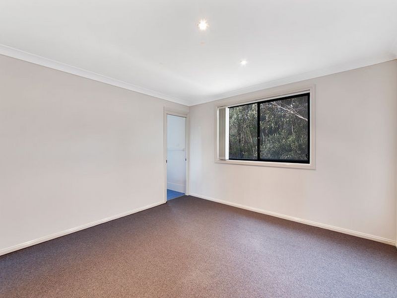 8 Melba Pl, Casula NSW 2170