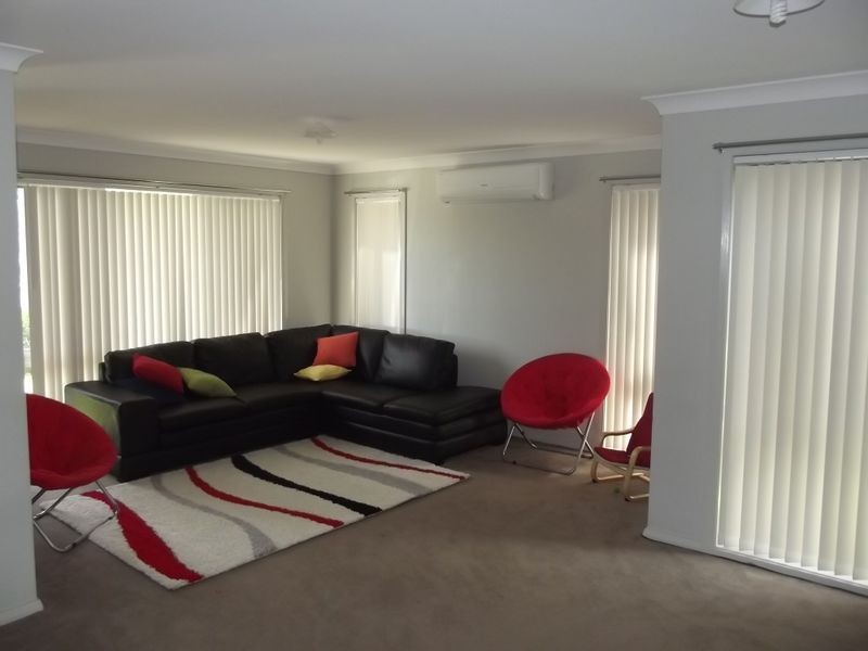 99 Atlantic Bvd, Glenfield NSW 2167