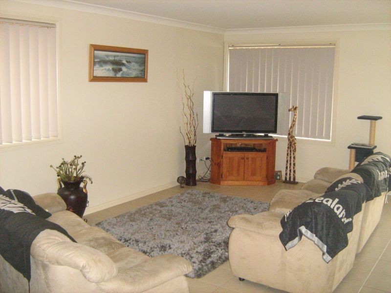 7 Figtree Pl, Casula NSW 2170