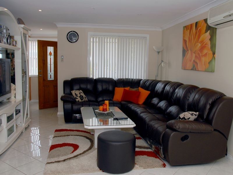 7B Cordelia Cresent, Green Valley NSW 2168