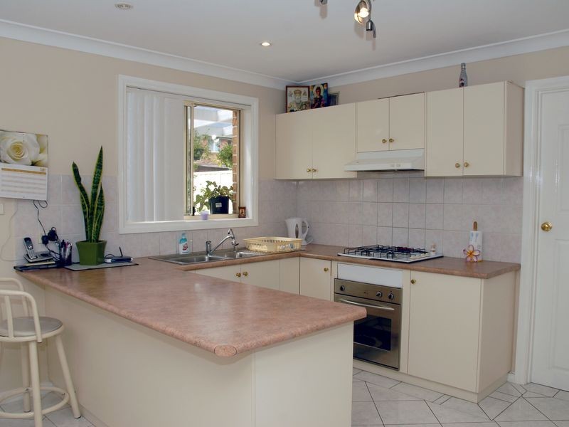 7B Cordelia Cresent, Green Valley NSW 2168