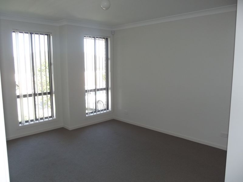 12 Gallina Dr, Spring Farm NSW 2570