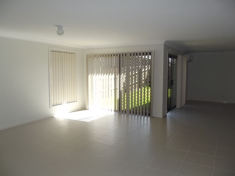 12 Gallina Dr, Spring Farm NSW 2570