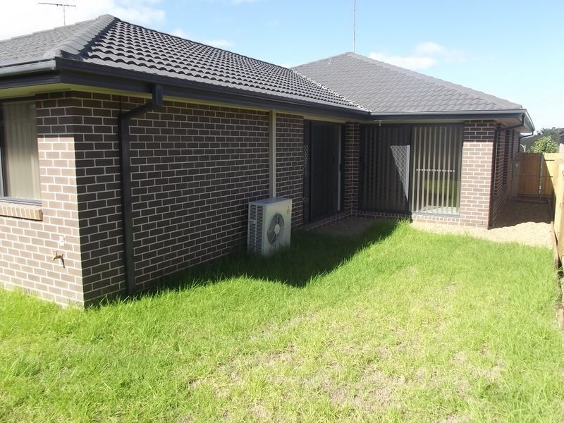 12 Gallina Dr, Spring Farm NSW 2570