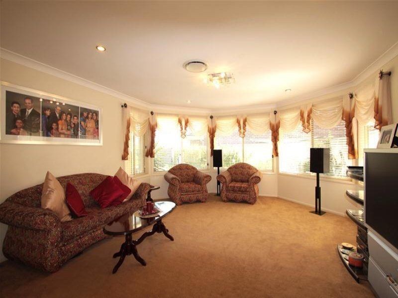 10 Molise St, Prestons NSW 2170