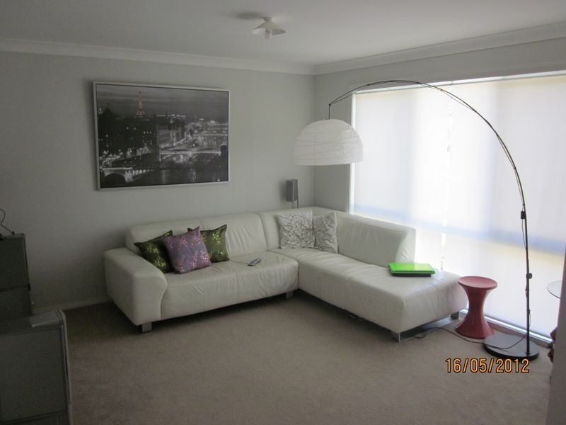 12 Bellona Walk, Glenfield NSW 2167