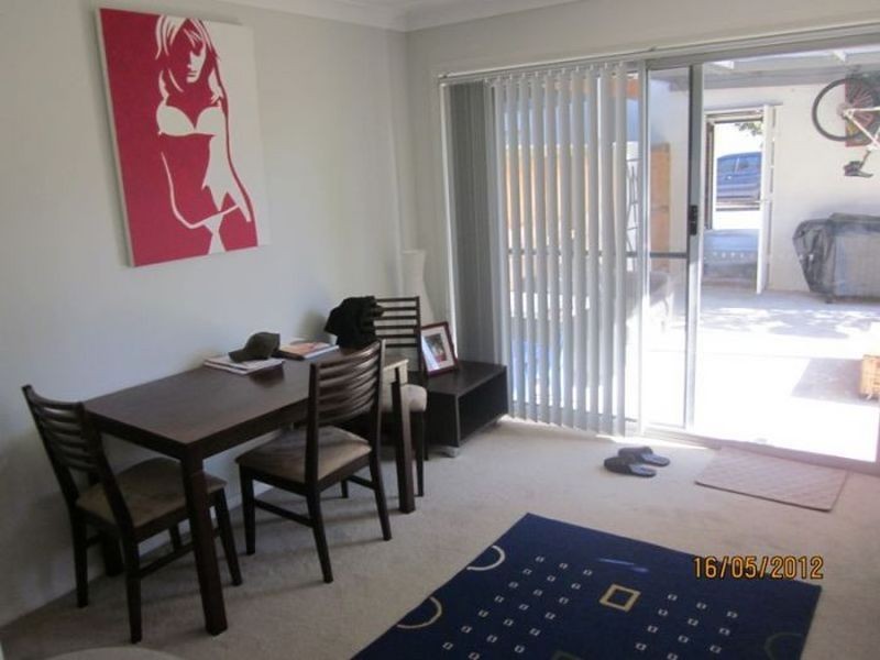 12 Bellona Walk, Glenfield NSW 2167