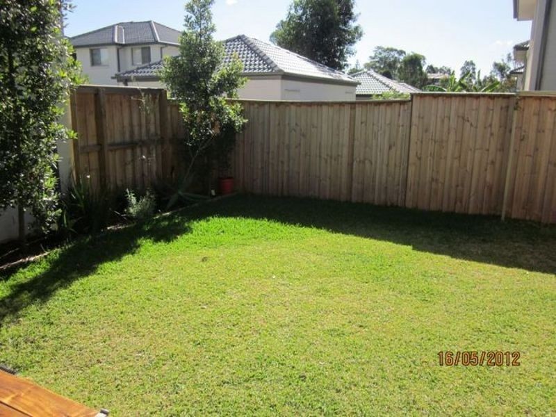 12 Bellona Walk, Glenfield NSW 2167