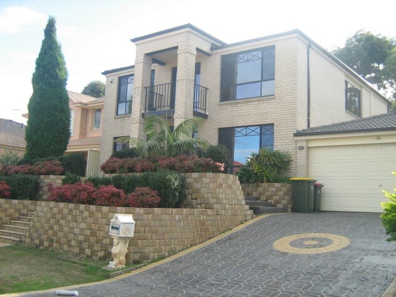 11 Hilton Cres, Casula NSW 2170