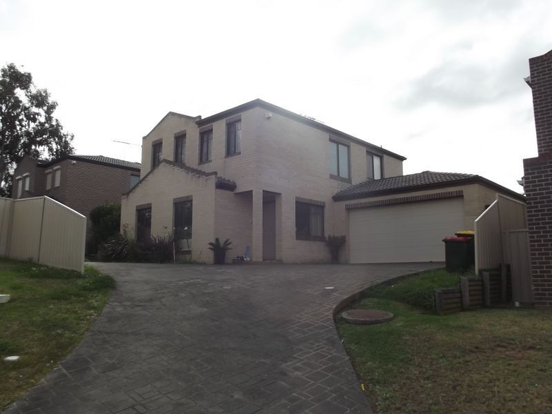 9 McCubbin Place, Casula NSW 2170