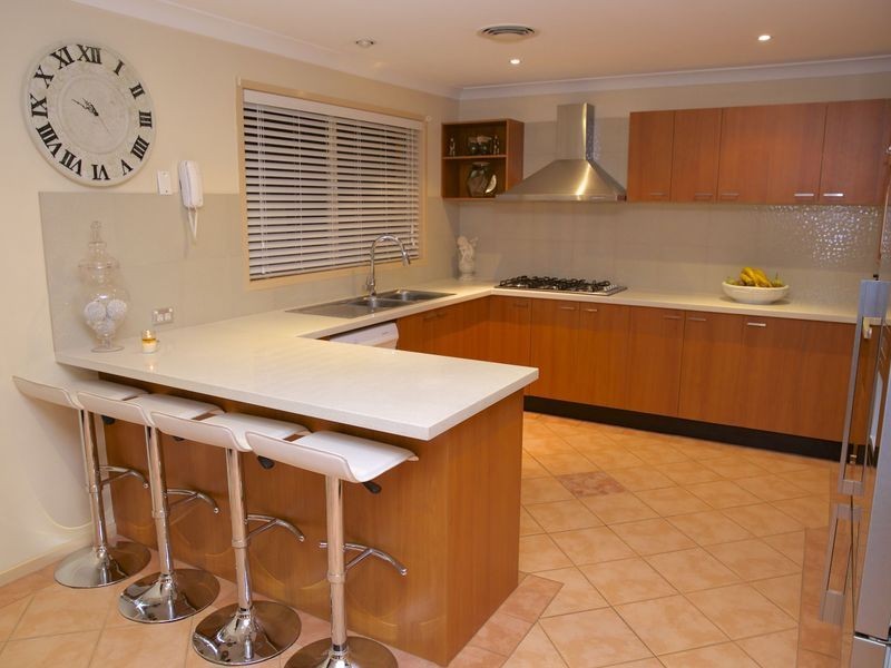 10 San Marino Drive, Prestons NSW 2170