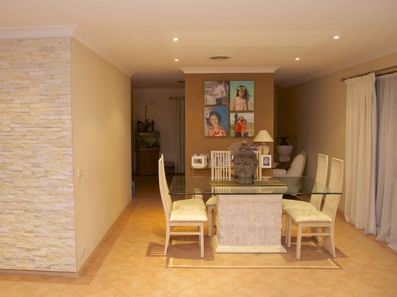 10 San Marino Drive, Prestons NSW 2170