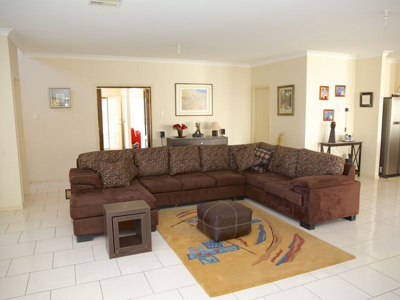 61 Lycett Avenue, West Hoxton NSW 2171