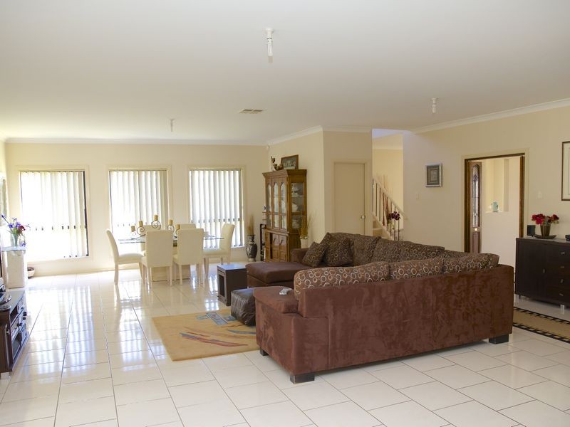 61 Lycett Avenue, West Hoxton NSW 2171