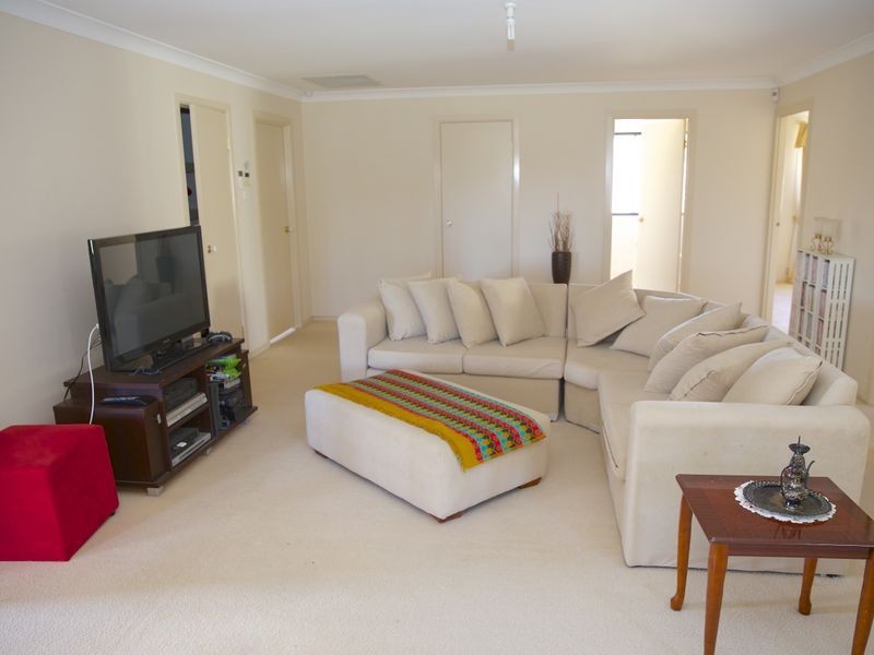 61 Lycett Avenue, West Hoxton NSW 2171