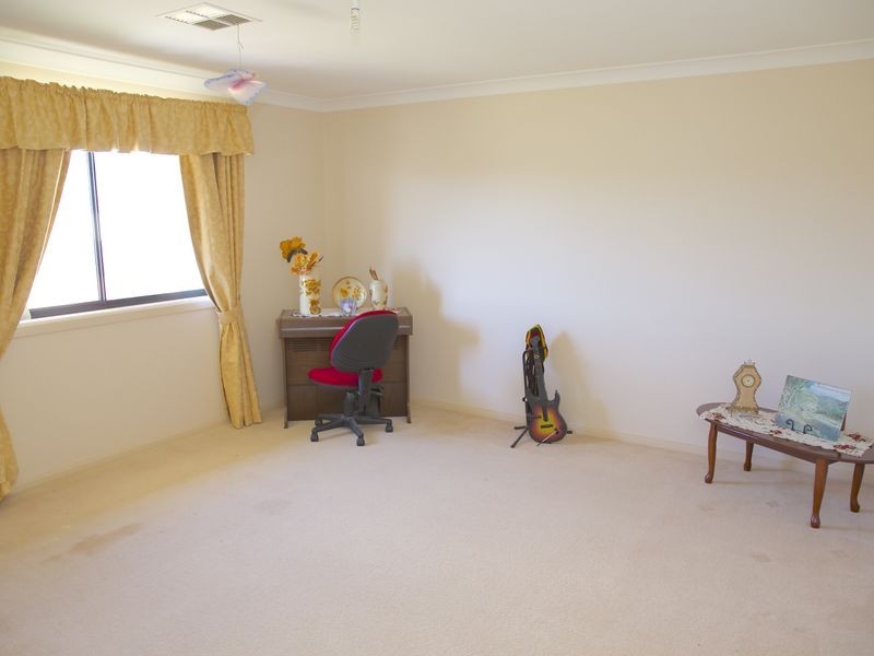 61 Lycett Avenue, West Hoxton NSW 2171