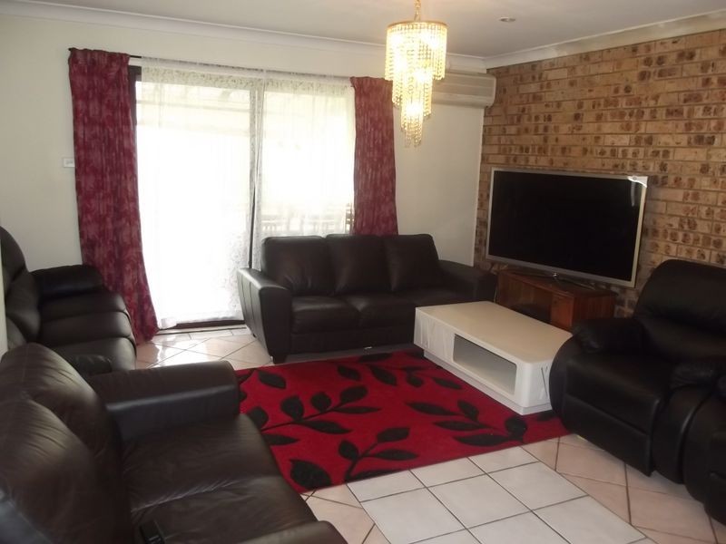 226 Harrow Rd, Glenfield NSW 2167