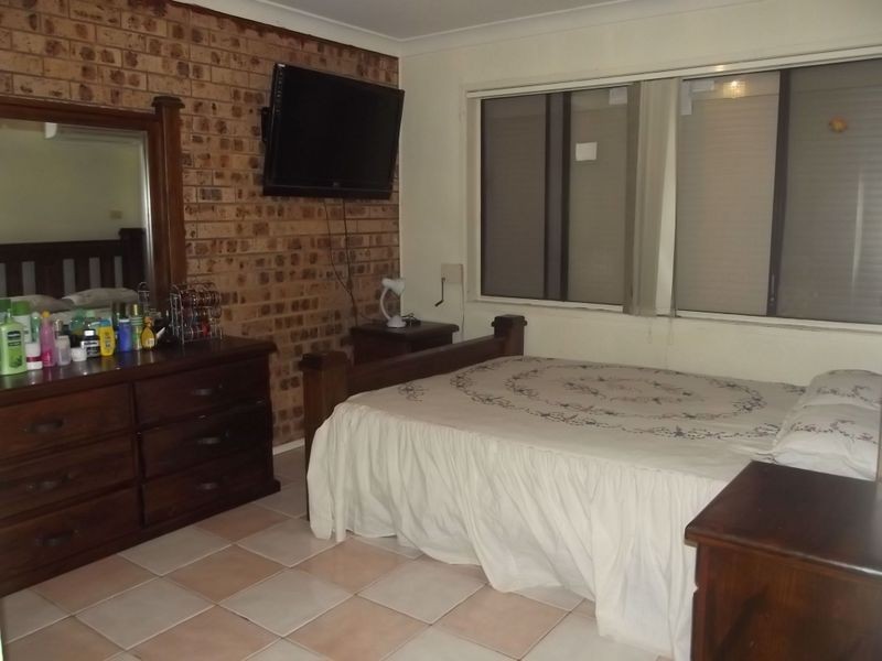 226 Harrow Rd, Glenfield NSW 2167