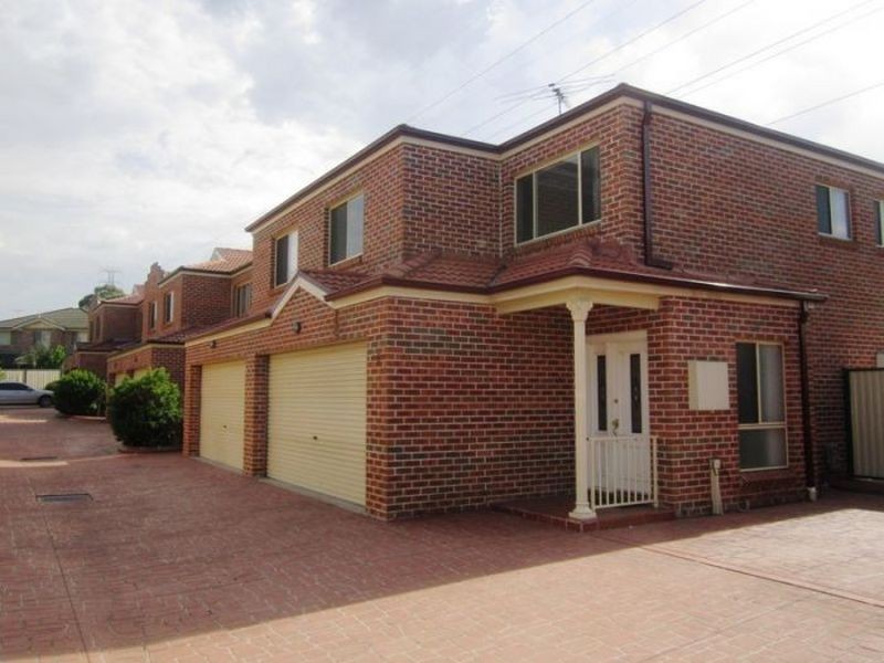 11/7 Altair Pl, Hinchinbrook NSW 2168