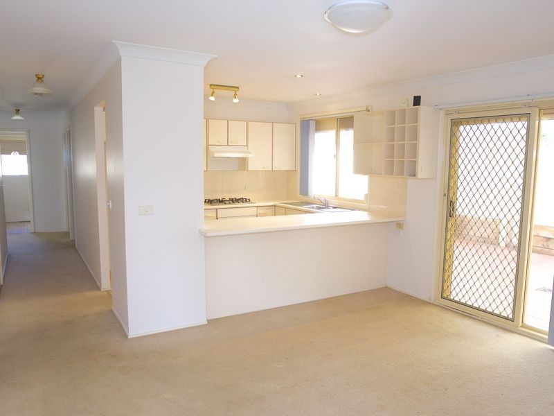 18 Sidney Place, Casula NSW 2170