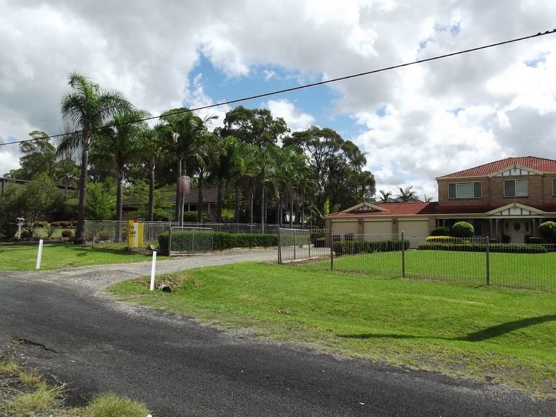 25 Fifteenth Avenue, Middleton Grange NSW 2171