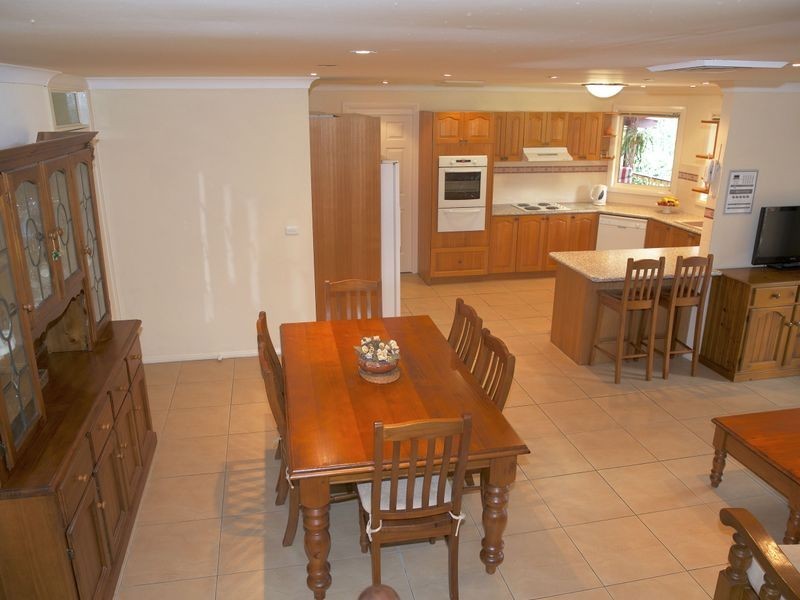 3 Sidney Place, Casula NSW 2170