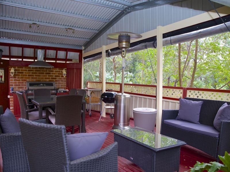 3 Sidney Place, Casula NSW 2170