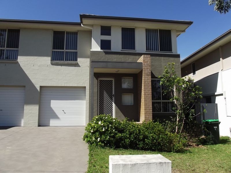 6 Northampton Dr, Glenfield NSW 2167