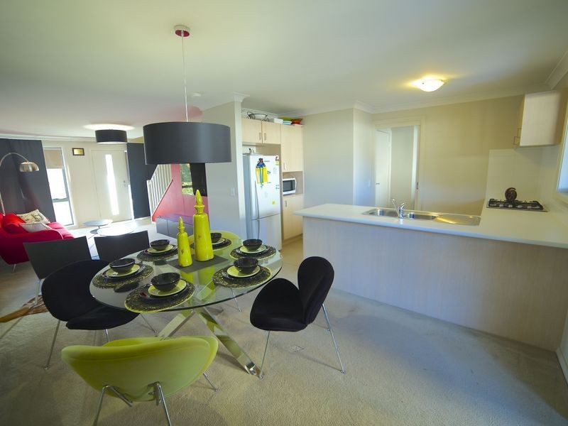 73 Northampton Drive, Glenfield NSW 2167