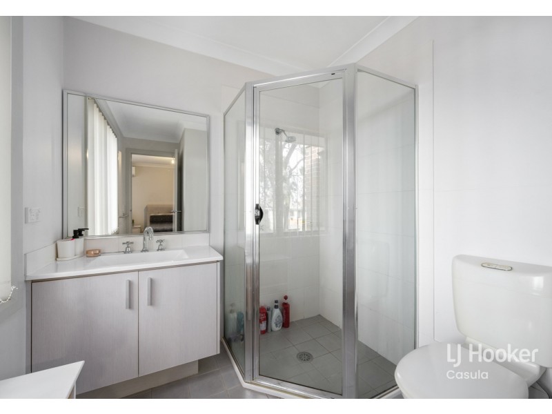 20 Northampton Drive, Glenfield NSW 2167