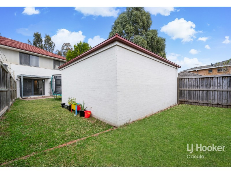 20 Northampton Drive, Glenfield NSW 2167