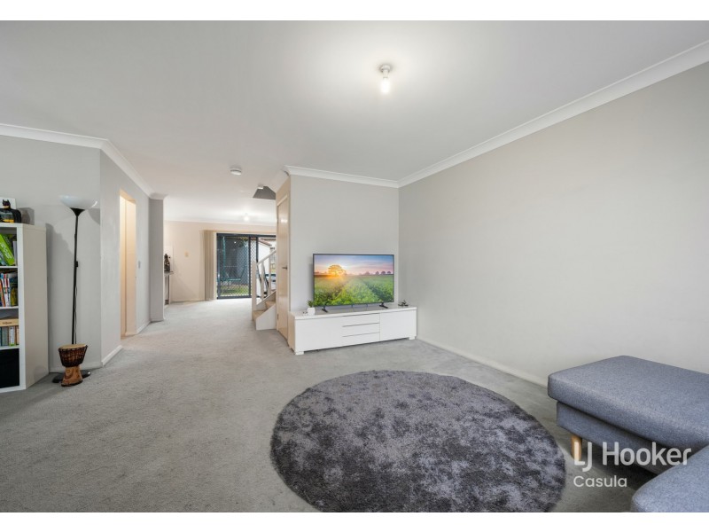 20 Northampton Drive, Glenfield NSW 2167