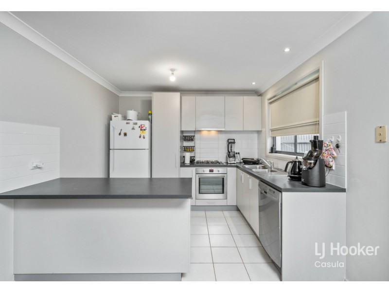 20 Northampton Drive, Glenfield NSW 2167