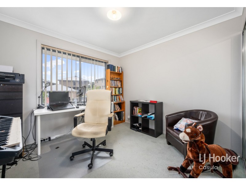 20 Northampton Drive, Glenfield NSW 2167