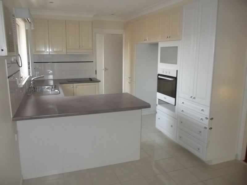 10 Keller Place, Casula NSW 2170