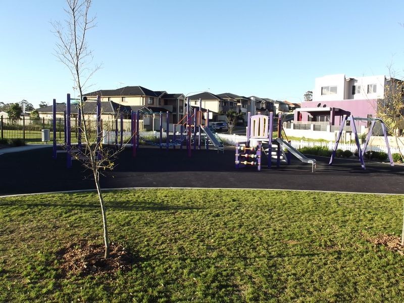 48 Flame Tree St, Casula NSW 2170