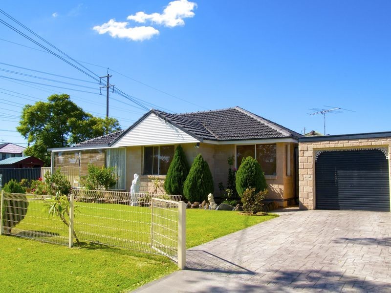 2 Bird Ave, Lurnea NSW 2170