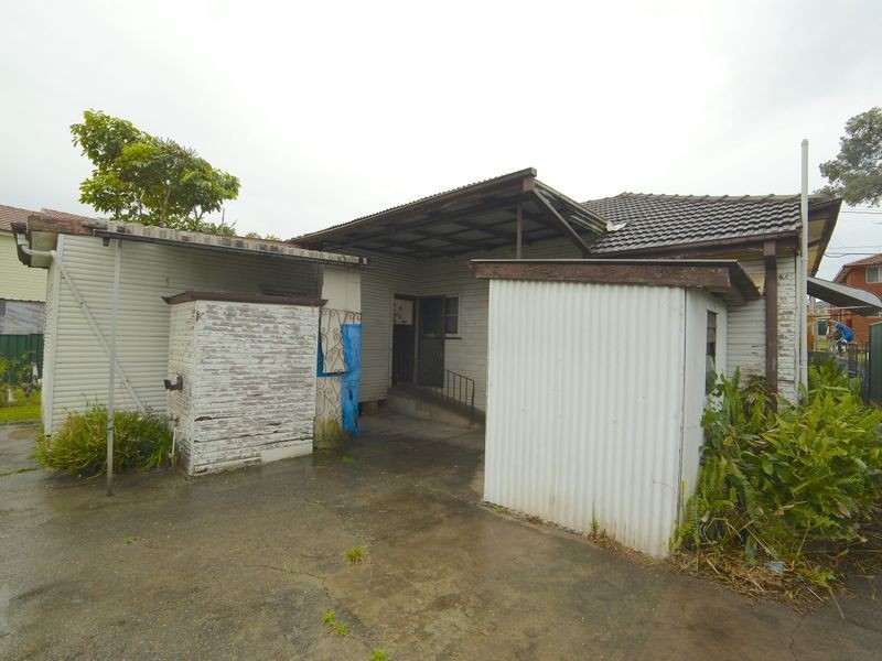 49 Rowe Ave, Lurnea NSW 2170