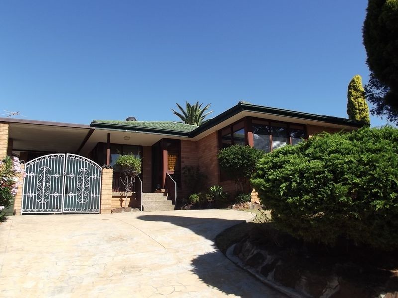 14 Simone Cres, Casula NSW 2170