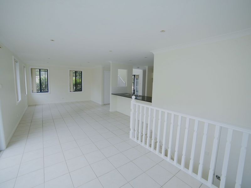 2 Kendall Drive, Casula NSW 2170