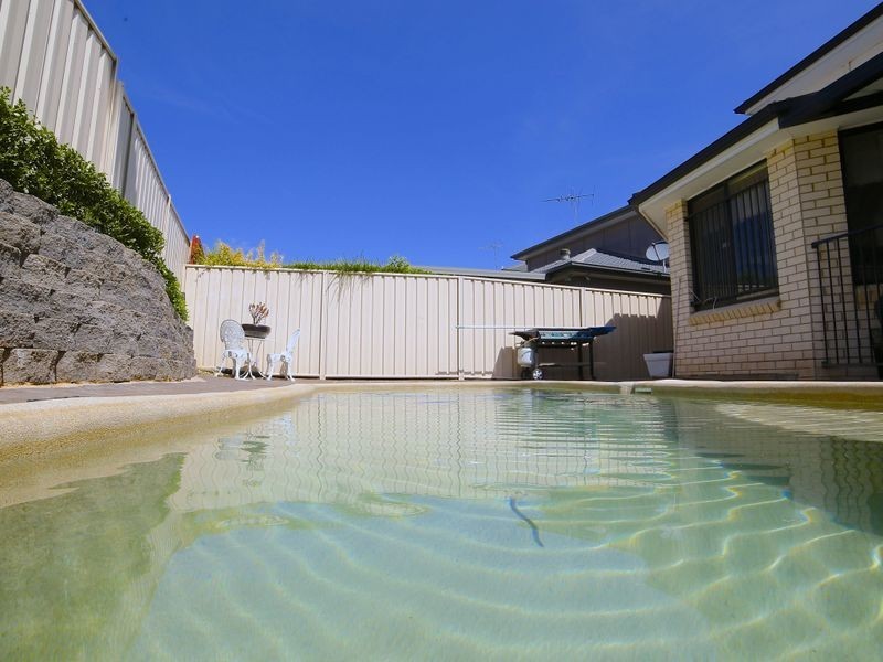 17 Harraden Drive, West Hoxton NSW 2171